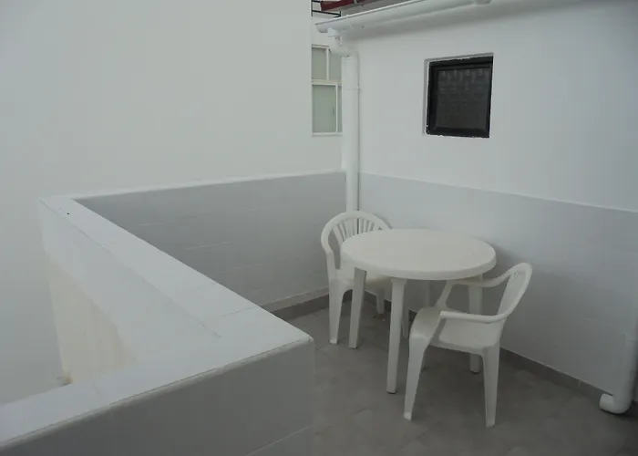 Center & Πανσιόν