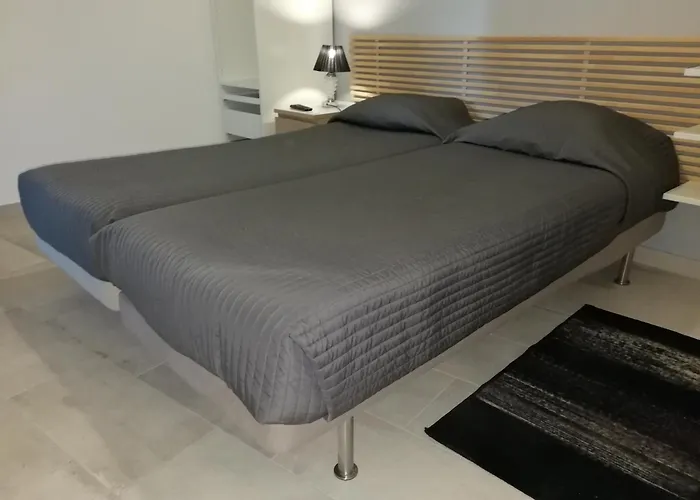 Center & Vendégház 2*